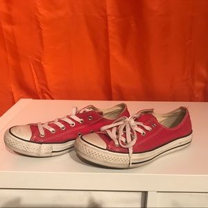 Converses sneakers size 8 womens